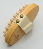 Anti-Cellulite Bürste, Buchenholz, 38 Holznoppen in pneumatischem Kissen. Bürstenfabrik Keller seit 1869